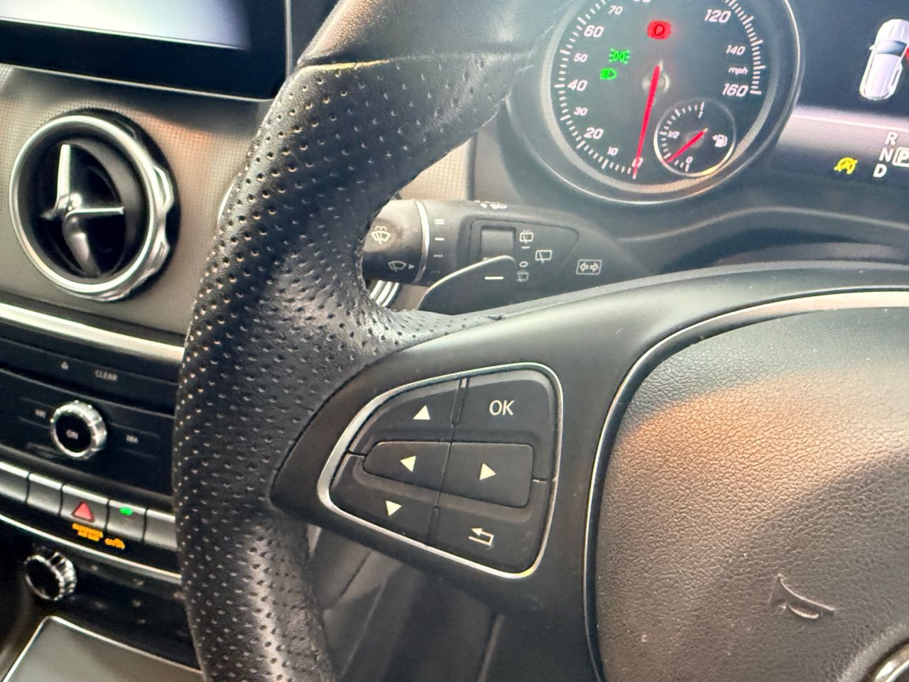 2019 MERCEDES GLA 1.6 GLA180 GPF Urban Edition SUV 5dr Petrol 7G-DCT Euro 6 (s/s) (122 ps) - vehicle photo 21 for sale on PureCar