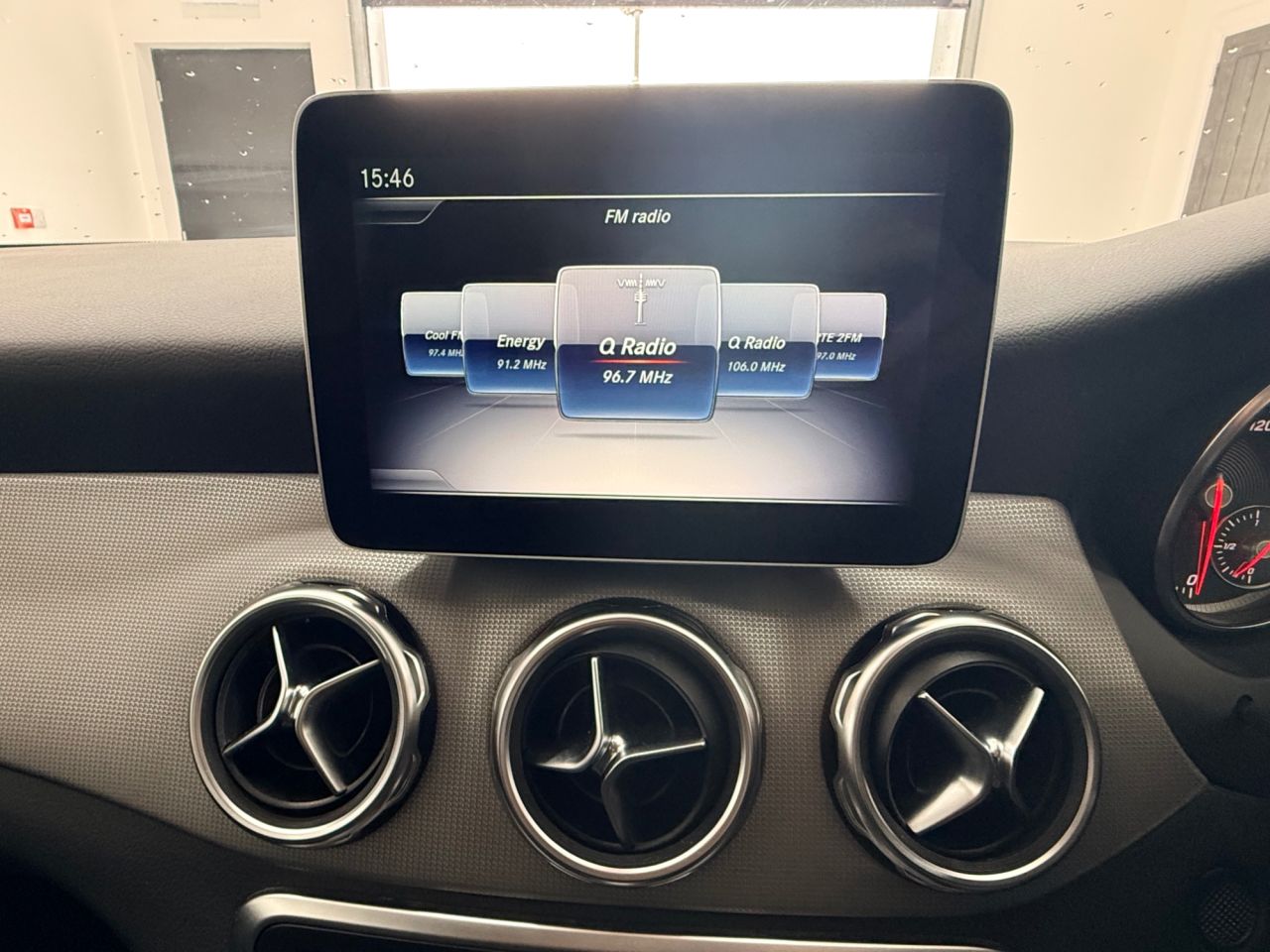 2019 MERCEDES GLA 1.6 GLA180 GPF Urban Edition SUV 5dr Petrol 7G-DCT Euro 6 (s/s) (122 ps) - vehicle photo 27 for sale on PureCar