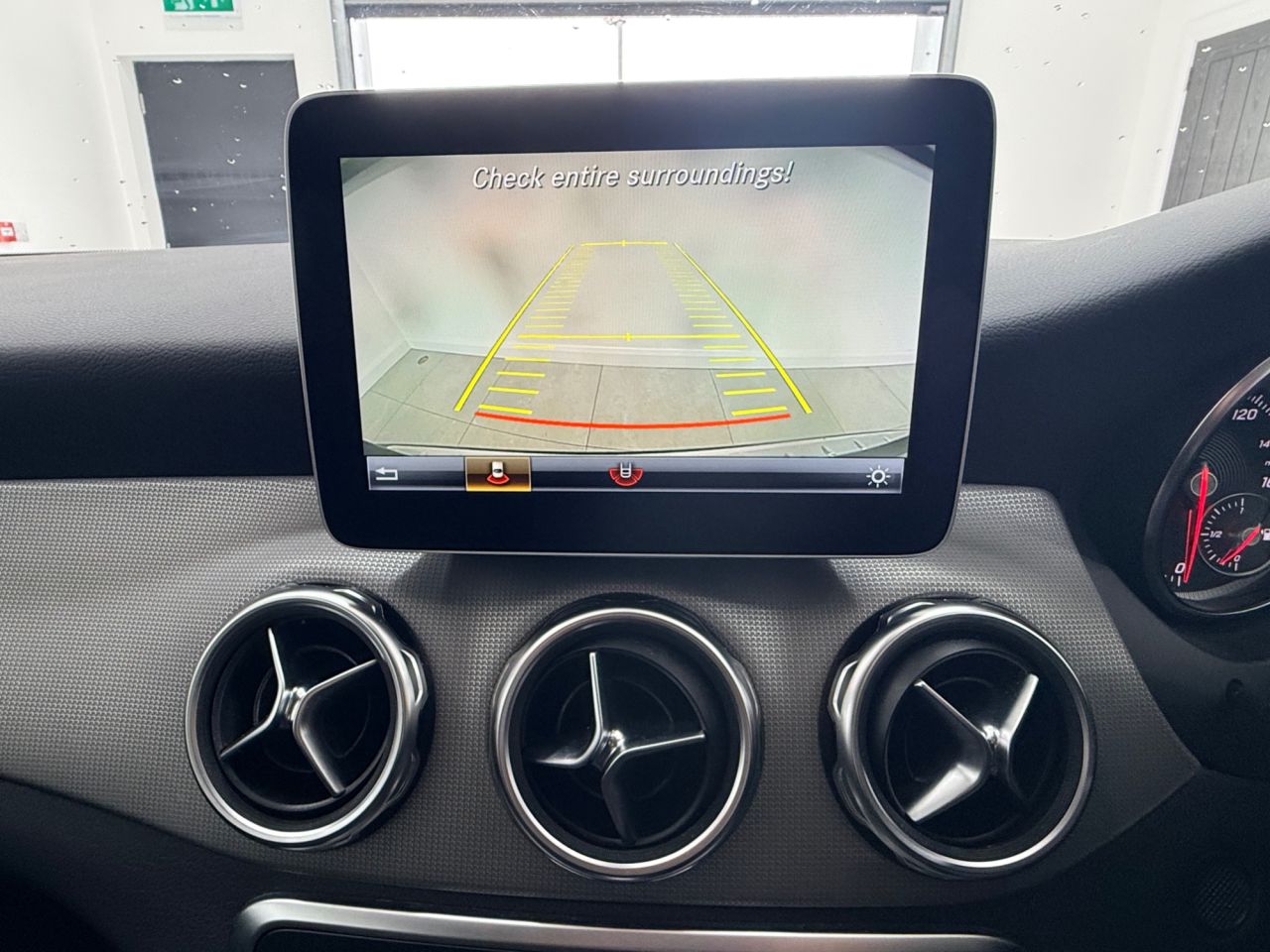 2019 MERCEDES GLA 1.6 GLA180 GPF Urban Edition SUV 5dr Petrol 7G-DCT Euro 6 (s/s) (122 ps) - vehicle photo 28 for sale on PureCar