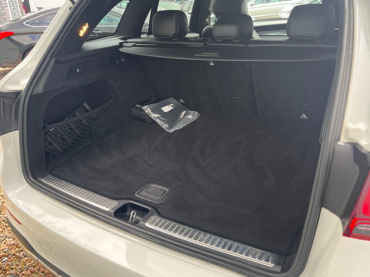 2020 MERCEDES GLC 2.0 GLC220d AMG Line SUV 5dr Diesel G-Tronic+ 4MATIC Euro 6 (s/s) (194 ps) - vehicle photo 7 for sale on PureCar