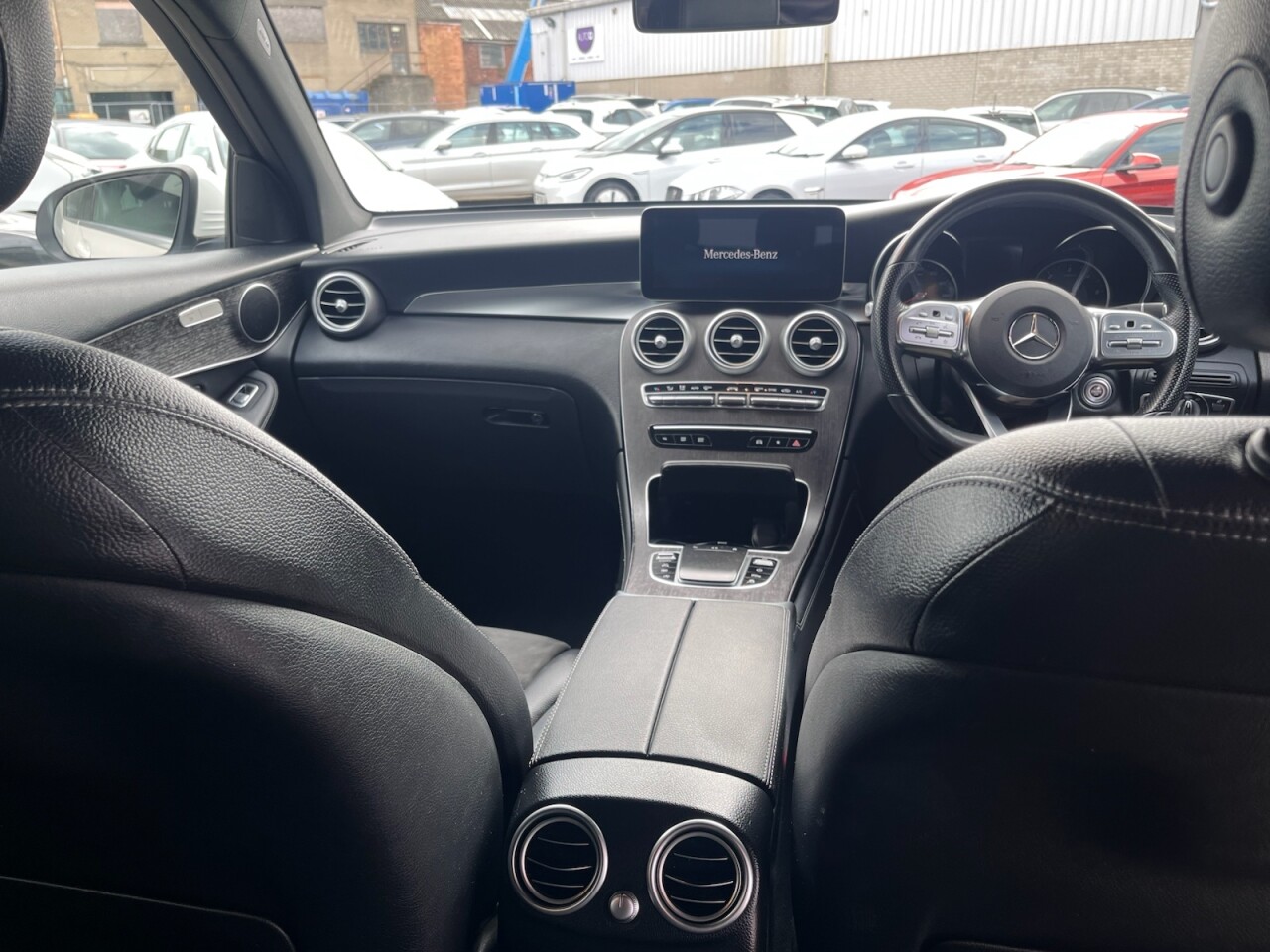 2020 MERCEDES GLC 2.0 GLC220d AMG Line SUV 5dr Diesel G-Tronic+ 4MATIC Euro 6 (s/s) (194 ps) - vehicle photo 14 for sale on PureCar
