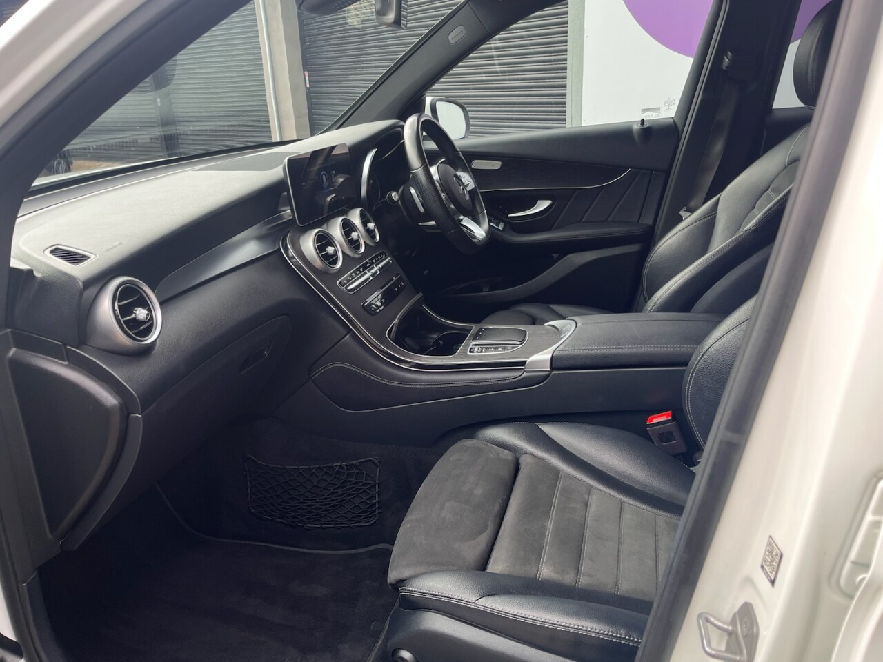 2020 MERCEDES GLC 2.0 GLC220d AMG Line SUV 5dr Diesel G-Tronic+ 4MATIC Euro 6 (s/s) (194 ps) - vehicle photo 16 for sale on PureCar
