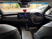 USED 2022 22 LEXUS ES 2.5 300h E-CVT Euro 6 (s/s) 4dr FULL LEXUS SERVICE HISTORY