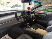 USED 2022 22 LEXUS ES 2.5 300h E-CVT Euro 6 (s/s) 4dr FULL LEXUS SERVICE HISTORY