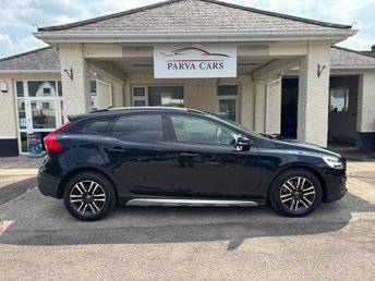 View our VOLVO V40 CROSS COUNTRY
