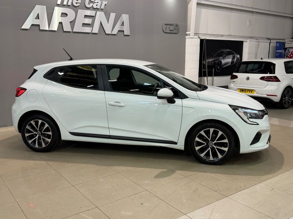 USED 2021 21 RENAULT CLIO 1.0 TCe Iconic Hatchback 5dr Petrol Manual Euro 6 (s/s) (90 ps) 