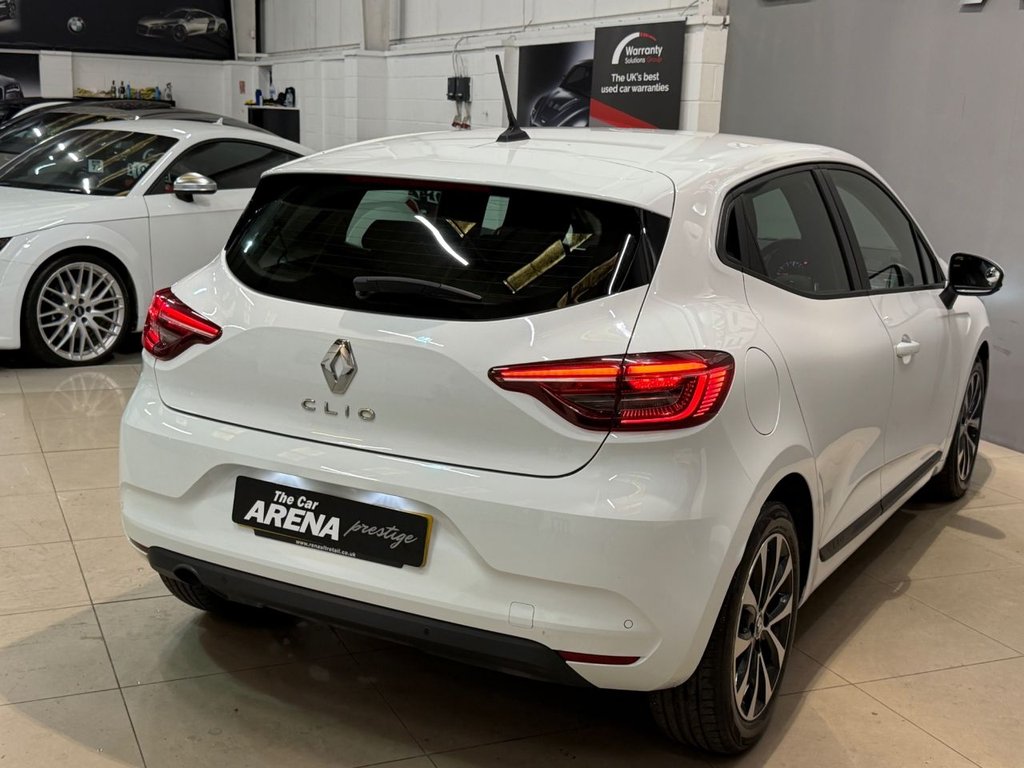USED 2021 21 RENAULT CLIO 1.0 TCe Iconic Hatchback 5dr Petrol Manual Euro 6 (s/s) (90 ps) 