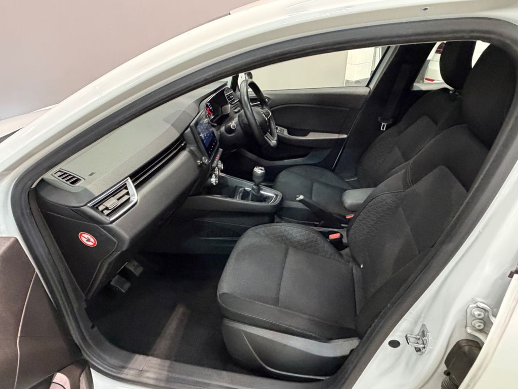 USED 2021 21 RENAULT CLIO 1.0 TCe Iconic Hatchback 5dr Petrol Manual Euro 6 (s/s) (90 ps) 
