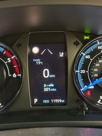 USED 2025 75 TOYOTA HILUX 2.8 D-4D-h Invincible X Pickup 4dr Diesel Hybrid Auto 4WD Euro 6 (204 ps) SAT NAV+360 CAMERA+CANOPY