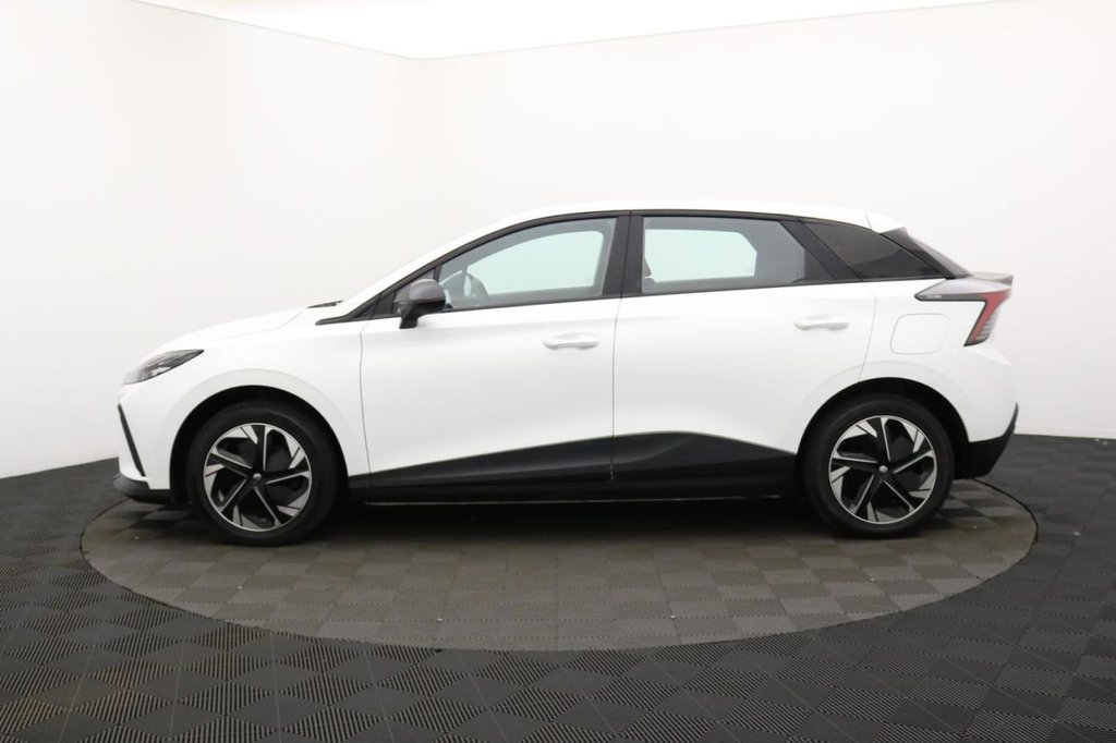 USED 2023 73 MG MG4 51kWh SE Hatchback 5dr Electric Auto (170 ps) Car Play, Keyless, Sensors