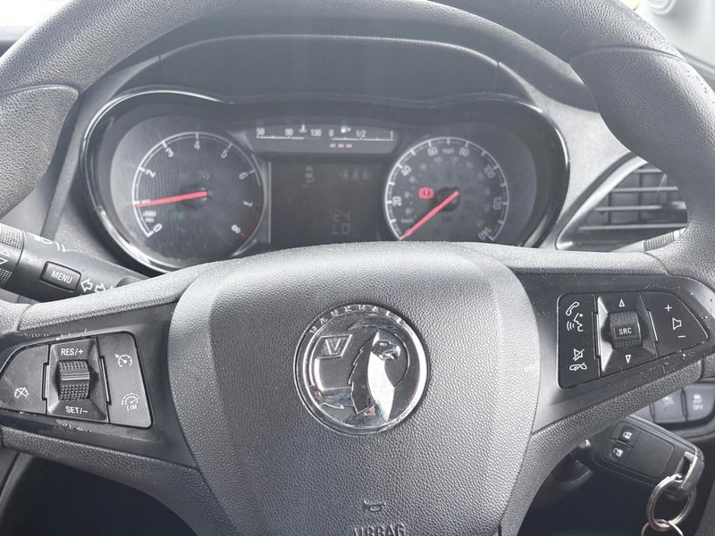 2018 Vauxhall Viva in grey — photo 8 of 17