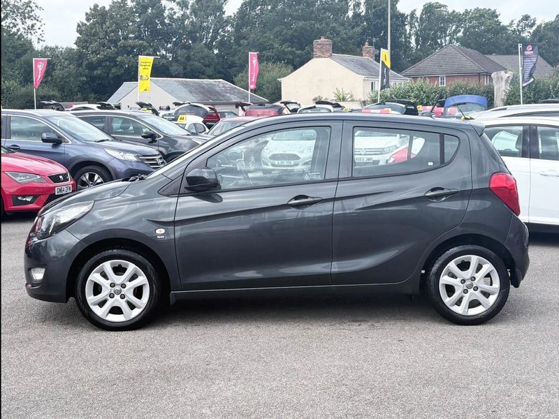 2018 Vauxhall Viva in grey — photo 9 of 17