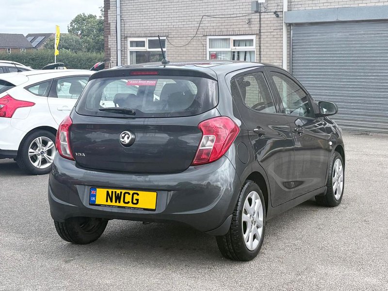 2018 Vauxhall Viva in grey — photo 7 of 17