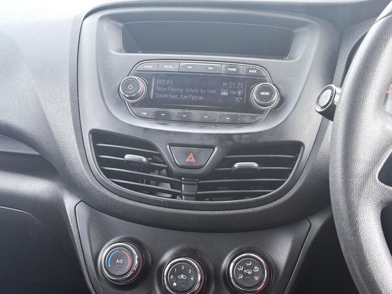 2018 Vauxhall Viva in grey — photo 13 of 17