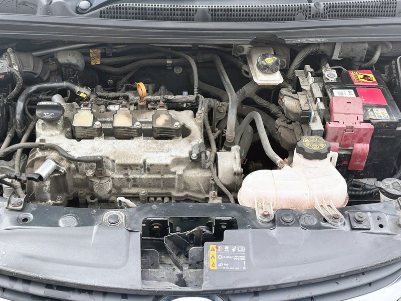 2018 Vauxhall Viva in grey — photo 3 of 17