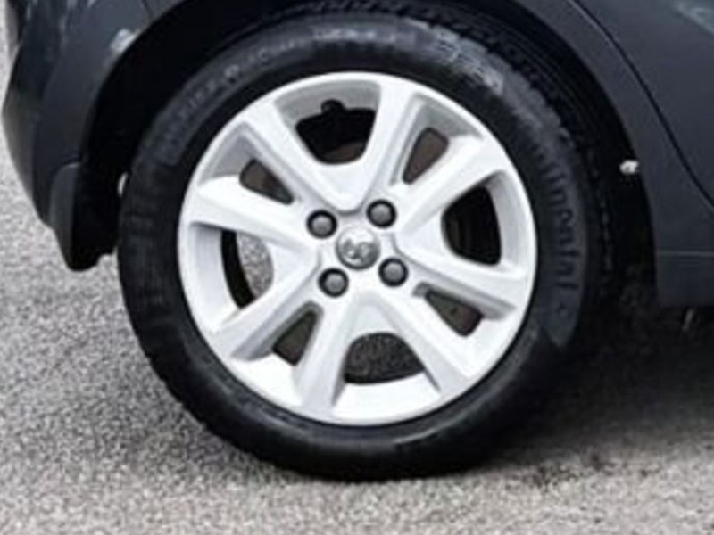 2018 Vauxhall Viva in grey — photo 7 of 18