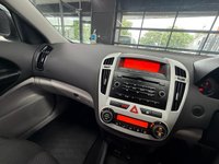 USED 2008 08 KIA CEED 1.6 CRDi LS Hatchback 5dr Diesel Manual (125 g/km, 113 bhp) 