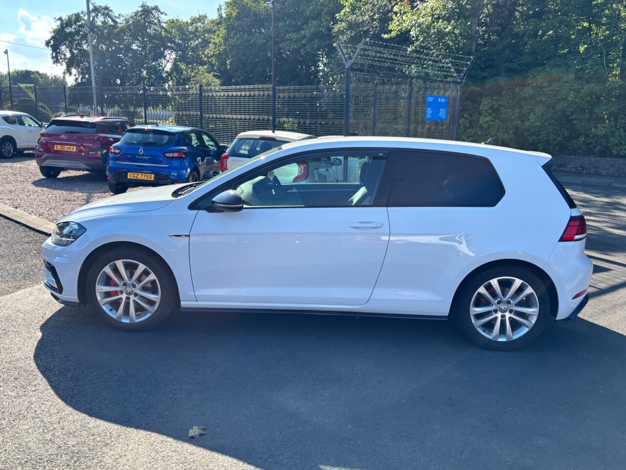 2020 VOLKSWAGEN GOLF 1.6L 3d 114 BHP - vehicle photo 4 for sale on PureCar