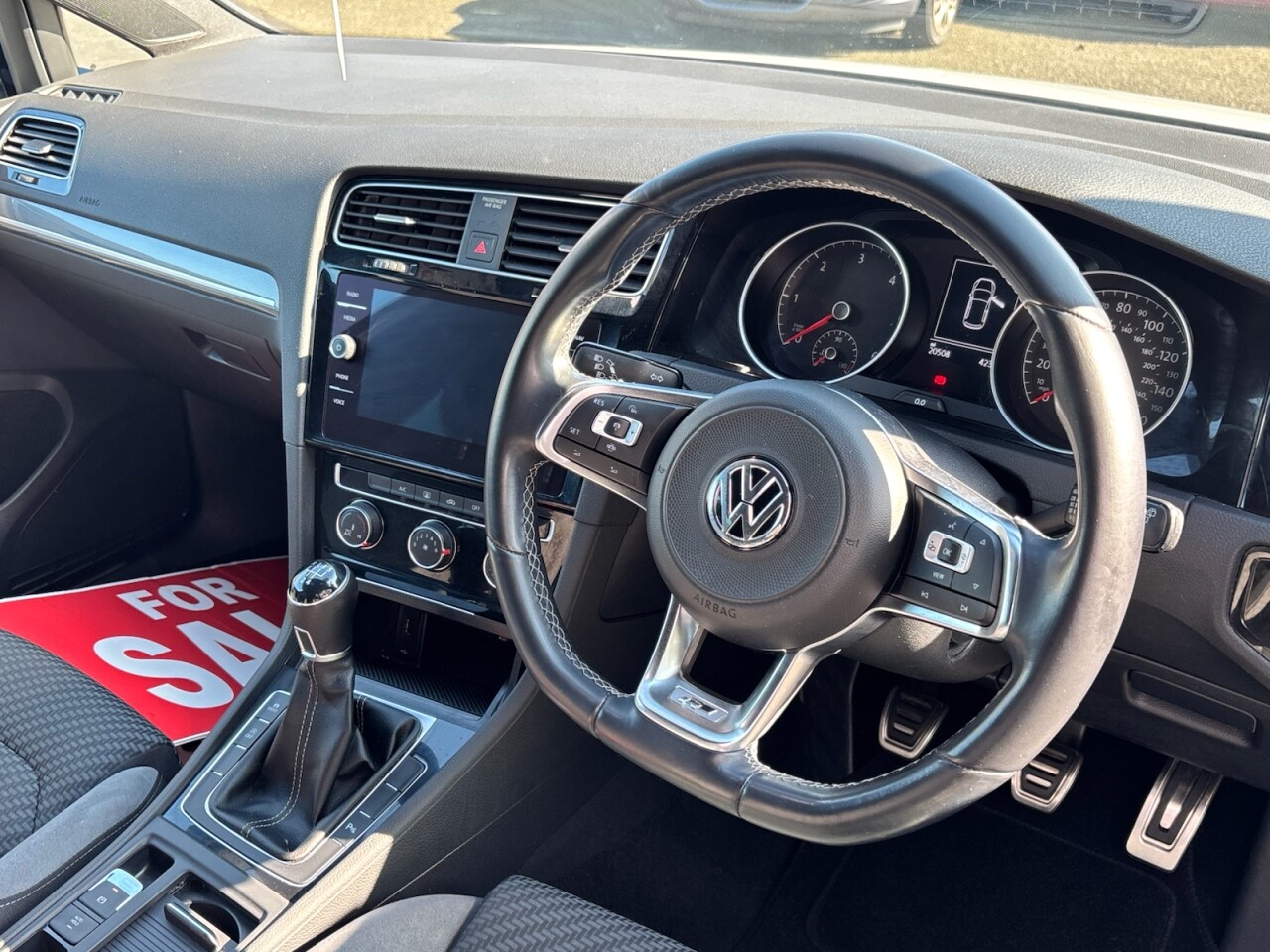 2020 VOLKSWAGEN GOLF 1.6L 3d 114 BHP - vehicle photo 11 for sale on PureCar