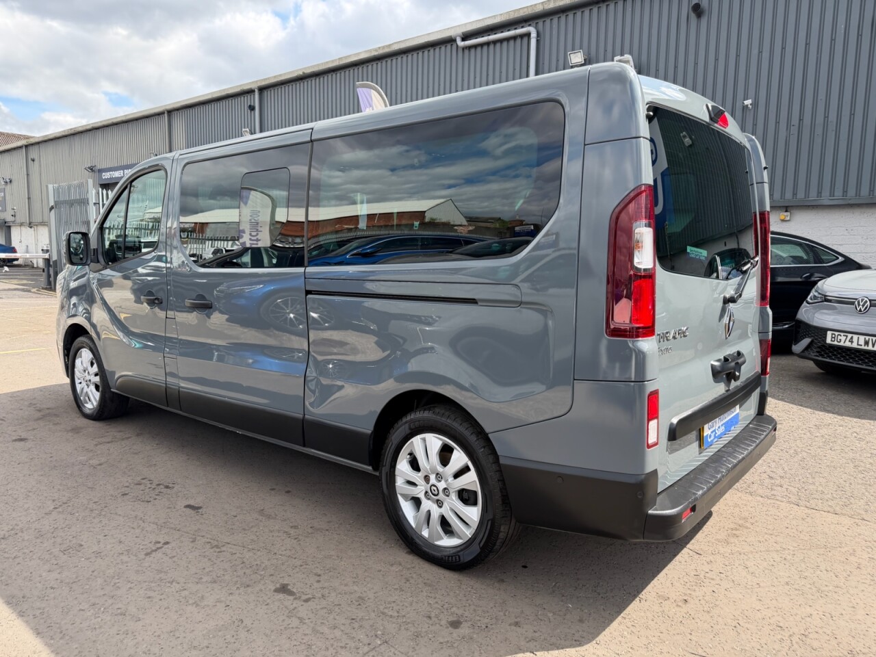 2024 RENAULT TRAFIC 2.0 dCi LL30 Extra Minibus Double Cab 5dr Diesel EDC L2 H1 Euro 6 (s/s) (9 - vehicle photo 38 for sale on PureCar