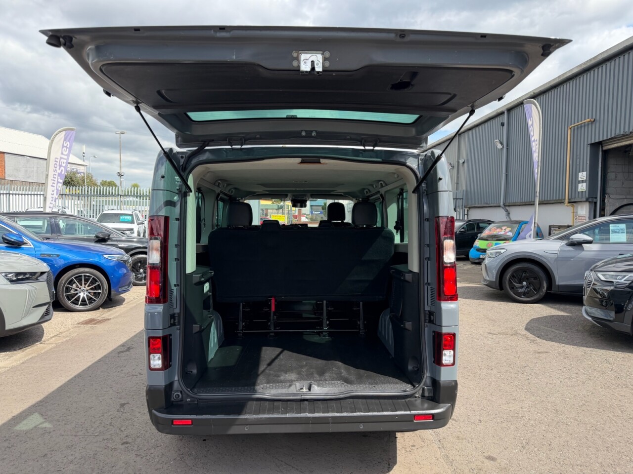 2024 RENAULT TRAFIC 2.0 dCi LL30 Extra Minibus Double Cab 5dr Diesel EDC L2 H1 Euro 6 (s/s) (9 - vehicle photo 33 for sale on PureCar