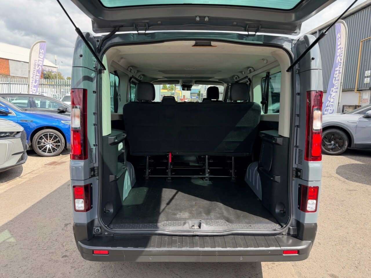 2024 RENAULT TRAFIC 2.0 dCi LL30 Extra Minibus Double Cab 5dr Diesel EDC L2 H1 Euro 6 (s/s) (9 - vehicle photo 37 for sale on PureCar