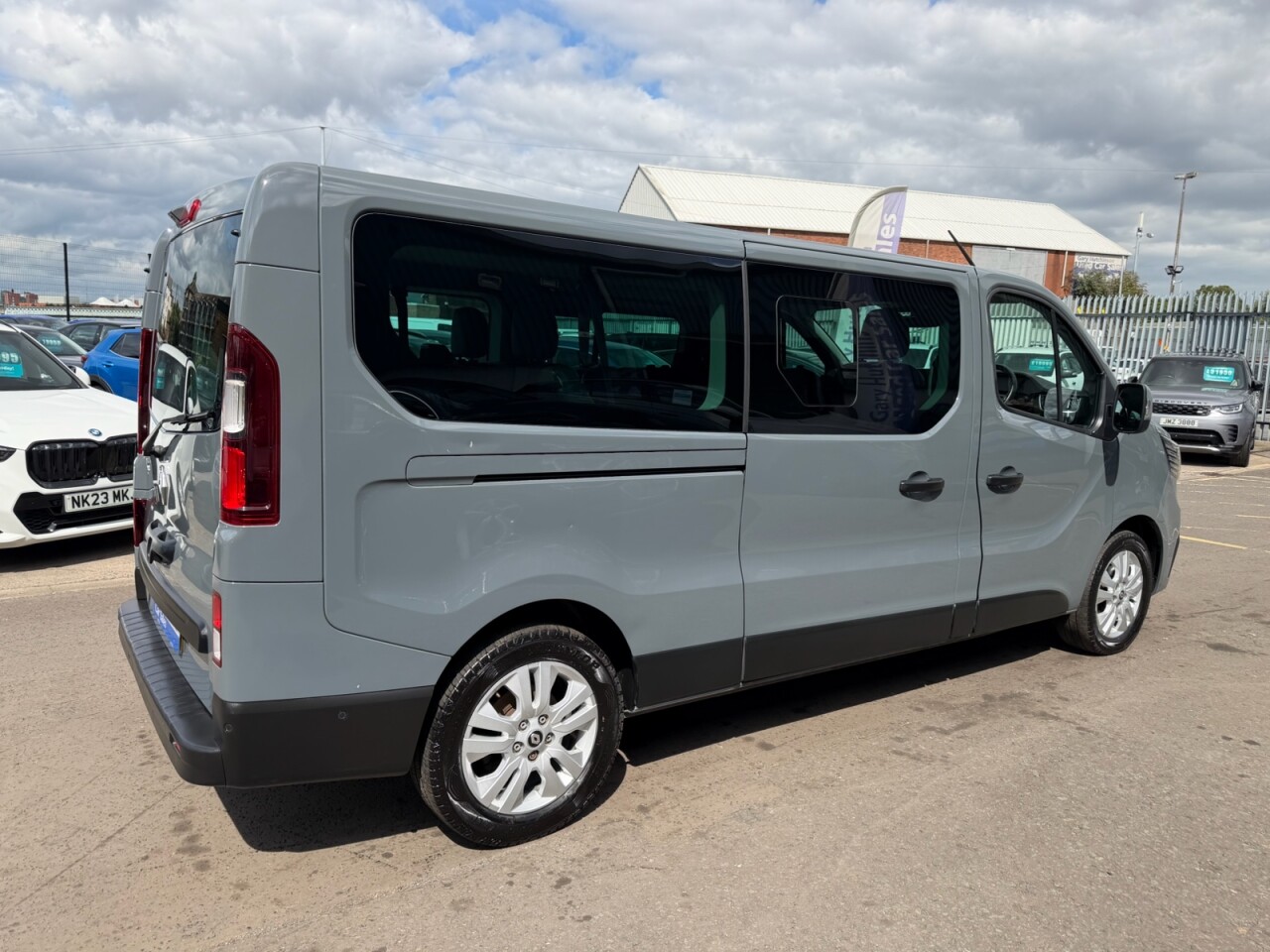 2024 RENAULT TRAFIC 2.0 dCi LL30 Extra Minibus Double Cab 5dr Diesel EDC L2 H1 Euro 6 (s/s) (9 - vehicle photo 4 for sale on PureCar