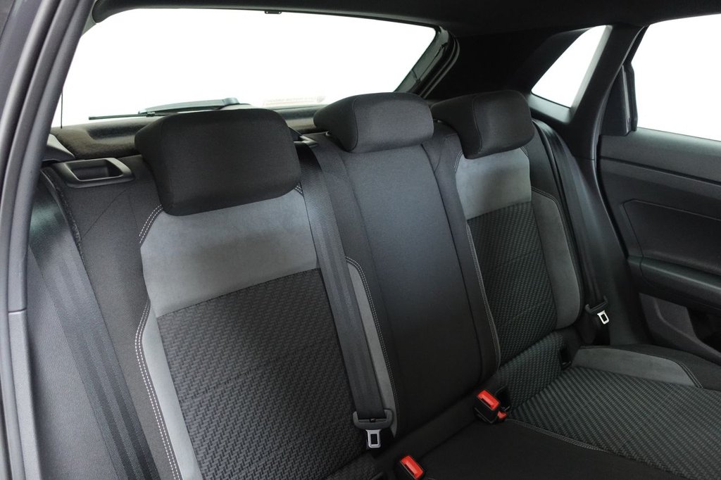 2021 Volkswagen Polo — image 10