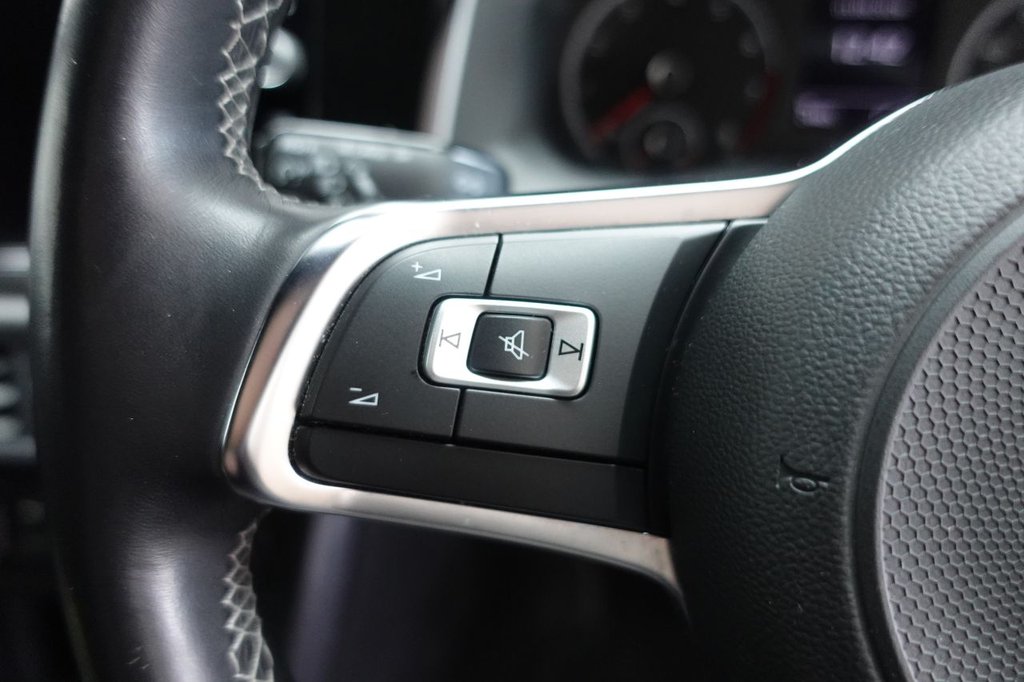 2021 Volkswagen Polo — image 18