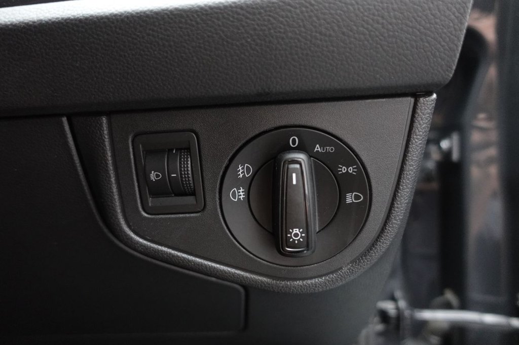 2021 Volkswagen Polo — image 26