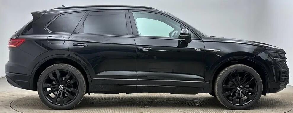 2023 VOLKSWAGEN TOUAREG 3.0 TDI V6 Black Edition SUV 5dr Diesel Tiptronic 4Motion Euro 6 (s/s) (231 - vehicle photo 2 for sale on PureCar
