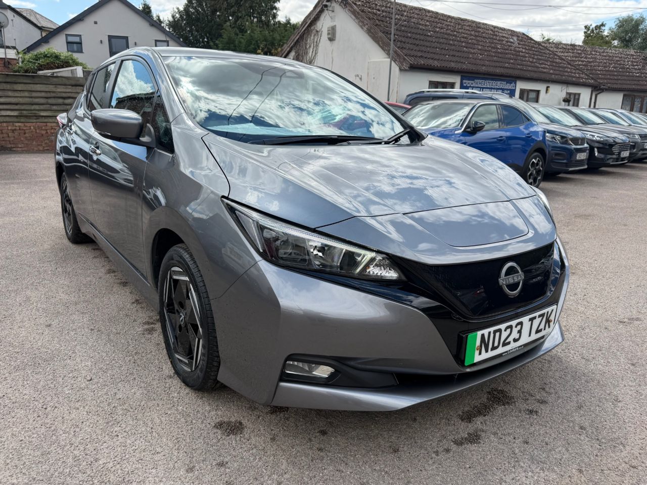 2023 NISSAN LEAF