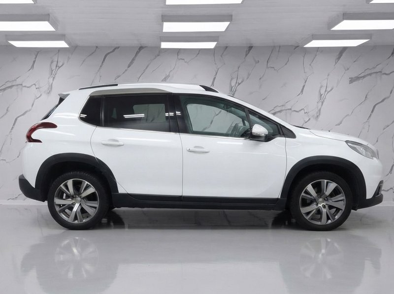2017 Peugeot 2008 in white — photo 4 of 10