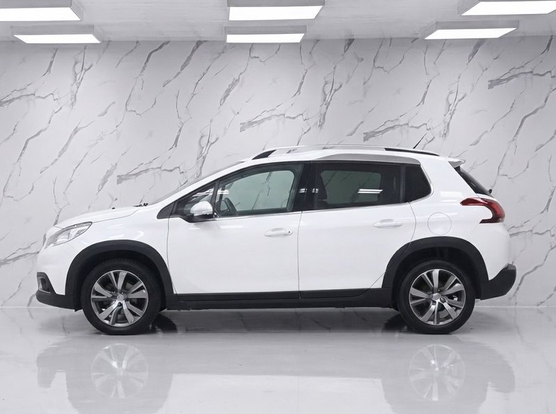 2017 Peugeot 2008 in white — photo 5 of 10