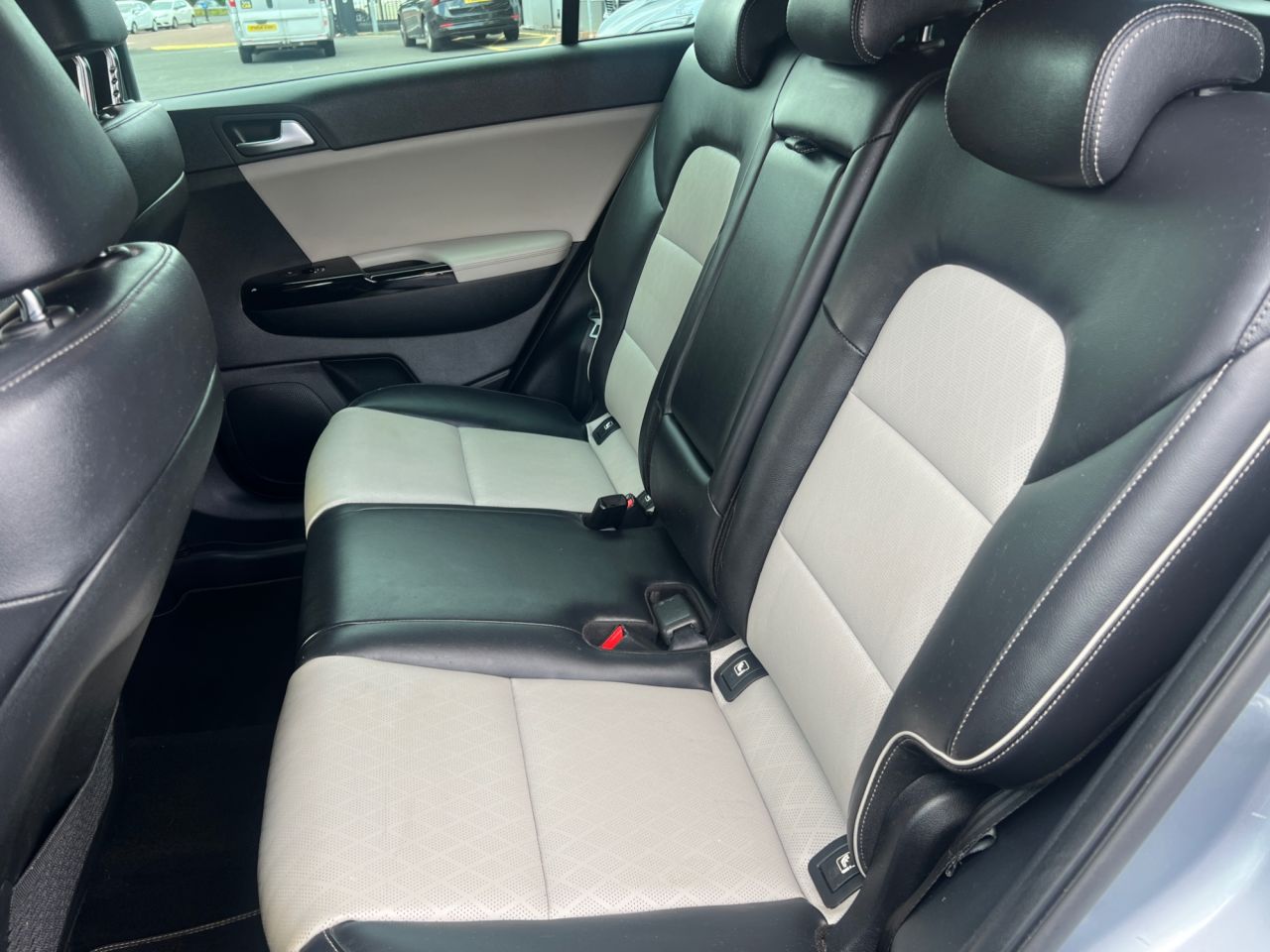2021 KIA SPORTAGE 1.6 T-GDi GT-Line SUV 5dr Petrol DCT AWD Euro 6 (s/s) (174 bhp) - vehicle photo 10 for sale on PureCar