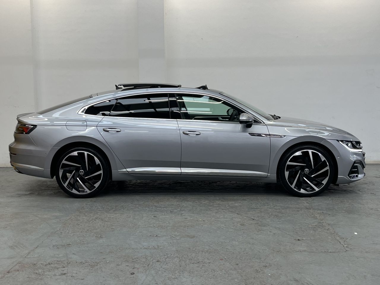 2021 VOLKSWAGEN ARTEON 2.0 TSI 4Motion R-Line - vehicle photo 3 for sale on PureCar
