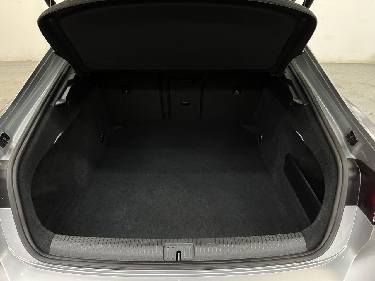 2021 VOLKSWAGEN ARTEON 2.0 TSI 4Motion R-Line - vehicle photo 17 for sale on PureCar