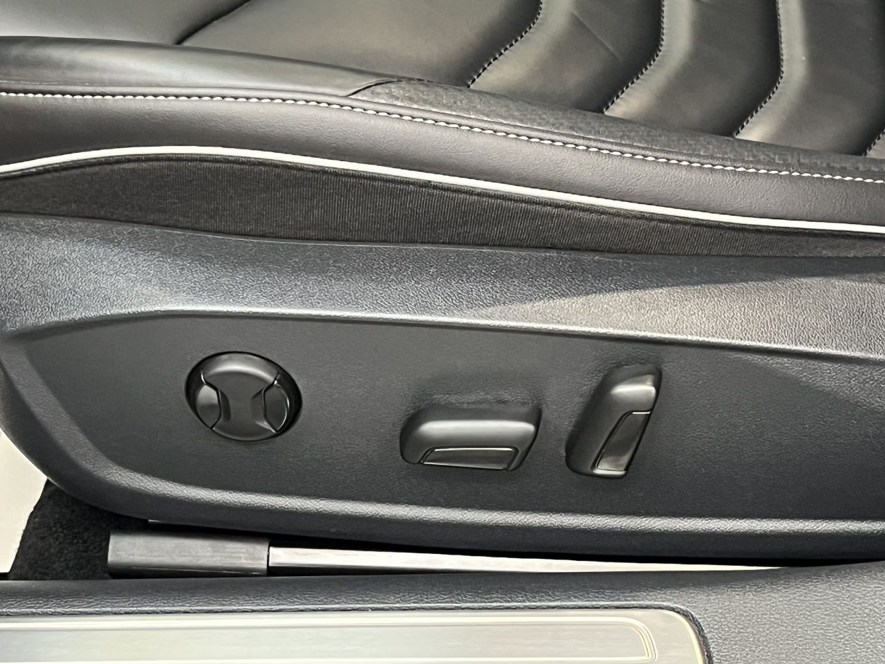 2021 VOLKSWAGEN ARTEON 2.0 TSI 4Motion R-Line - vehicle photo 27 for sale on PureCar