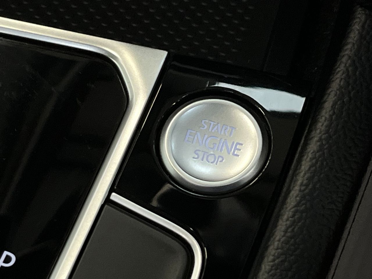 2021 VOLKSWAGEN ARTEON 2.0 TSI 4Motion R-Line - vehicle photo 35 for sale on PureCar