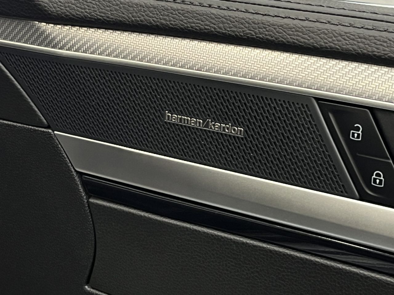 2021 VOLKSWAGEN ARTEON 2.0 TSI 4Motion R-Line - vehicle photo 39 for sale on PureCar