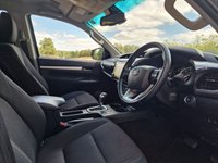 USED 2022 22 TOYOTA HILUX 2.8 D-4D Invincible Pickup Double Cab 4dr Diesel Auto 4WD Euro 6 (s/s) (204 ps) FINANCE AVAILABLE
