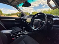 USED 2022 22 TOYOTA HILUX 2.8 D-4D Invincible Pickup Double Cab 4dr Diesel Auto 4WD Euro 6 (s/s) (204 ps) FINANCE AVAILABLE