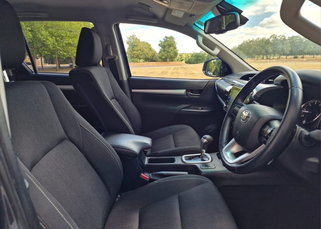 USED 2022 22 TOYOTA HILUX 2.8 D-4D Invincible Pickup Double Cab 4dr Diesel Auto 4WD Euro 6 (s/s) (204 ps) FINANCE AVAILABLE