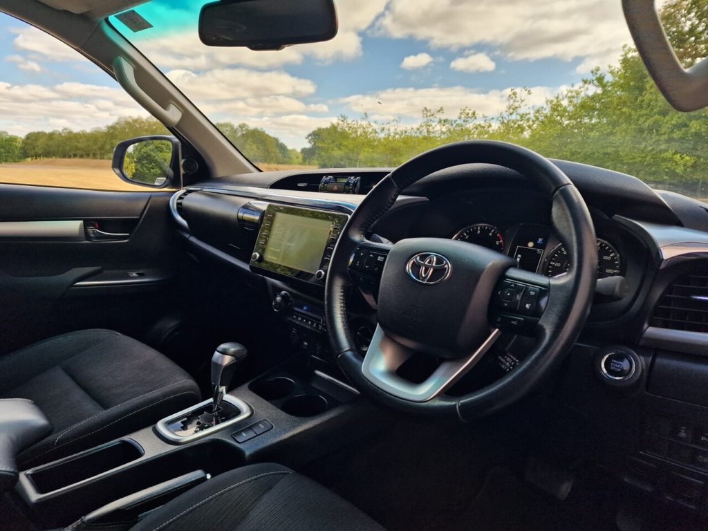 USED 2022 22 TOYOTA HILUX 2.8 D-4D Invincible Pickup Double Cab 4dr Diesel Auto 4WD Euro 6 (s/s) (204 ps) FINANCE AVAILABLE