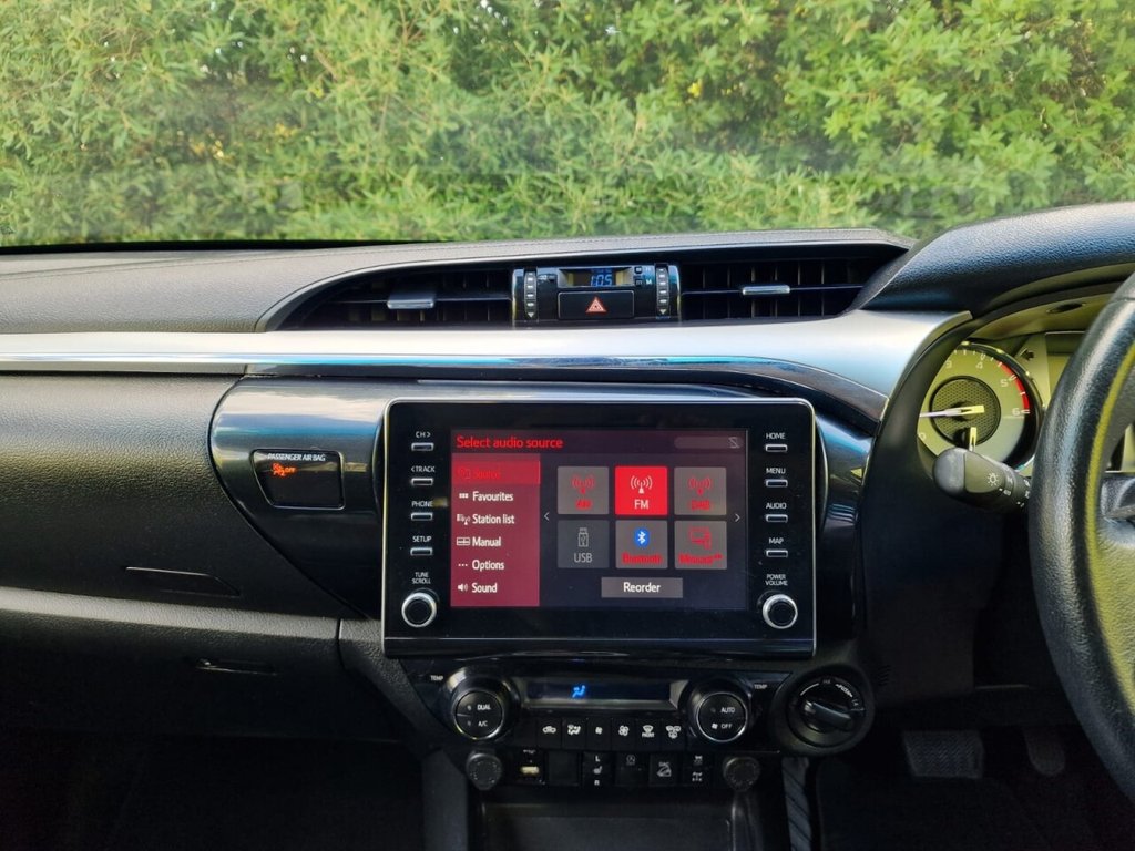 USED 2022 22 TOYOTA HILUX 2.8 D-4D Invincible Pickup Double Cab 4dr Diesel Auto 4WD Euro 6 (s/s) (204 ps) FINANCE AVAILABLE