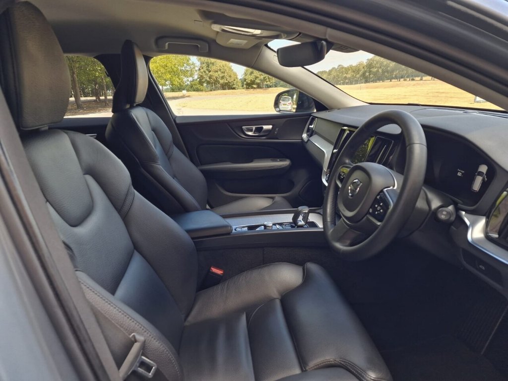 USED 2023 72 VOLVO V60 2.0 B3 MHEV Plus Estate 5dr Petrol Hybrid DCT Auto Euro 6 (s/s) (163 ps) FINANCE AVAILABLE