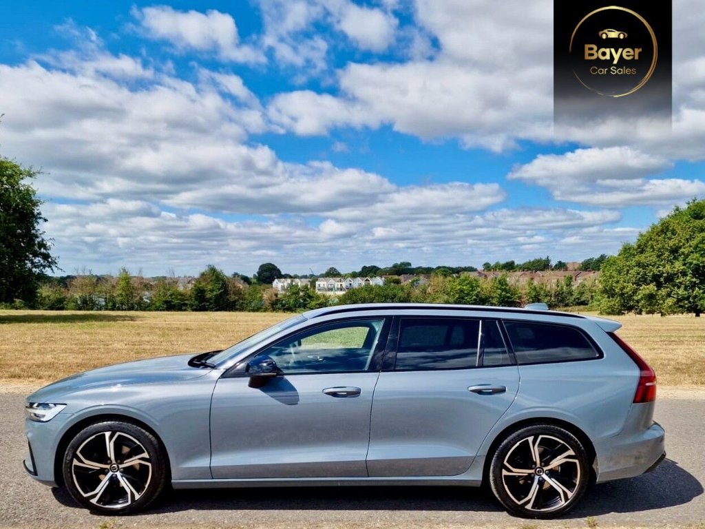 USED 2023 72 VOLVO V60 2.0 B3 MHEV Plus Estate 5dr Petrol Hybrid DCT Auto Euro 6 (s/s) (163 ps) FINANCE AVAILABLE
