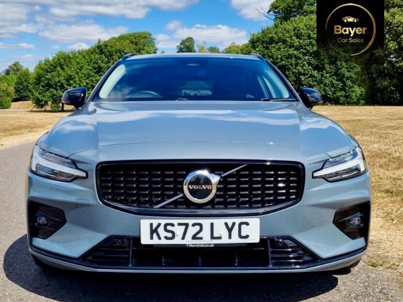 USED 2023 72 VOLVO V60 2.0 B3 MHEV Plus Estate 5dr Petrol Hybrid DCT Auto Euro 6 (s/s) (163 ps) FINANCE AVAILABLE