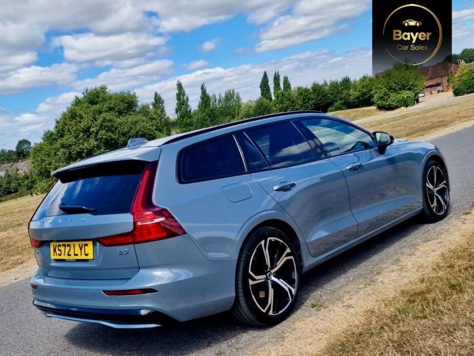 USED 2023 72 VOLVO V60 2.0 B3 MHEV Plus Estate 5dr Petrol Hybrid DCT Auto Euro 6 (s/s) (163 ps) FINANCE AVAILABLE