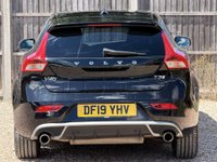 USED 2019 19 VOLVO V40 1.5 V40 R-Design Edition T3 Auto 5dr Sat Nav Parking Camera
